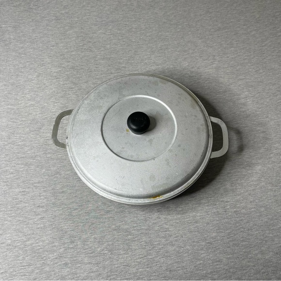 IMUSA USA 11.5” Traditional Colombian Natural Caldero Pot with Lid - Picture 9 of 10